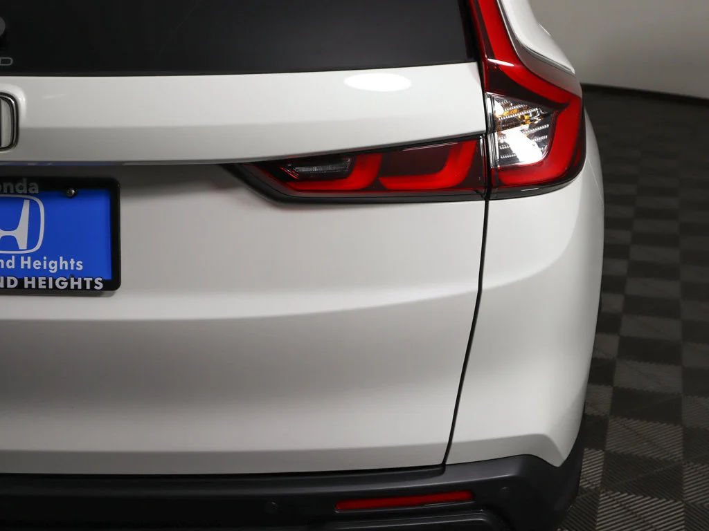 Used 2024 Platinum White Pearl Honda EX-L image 16