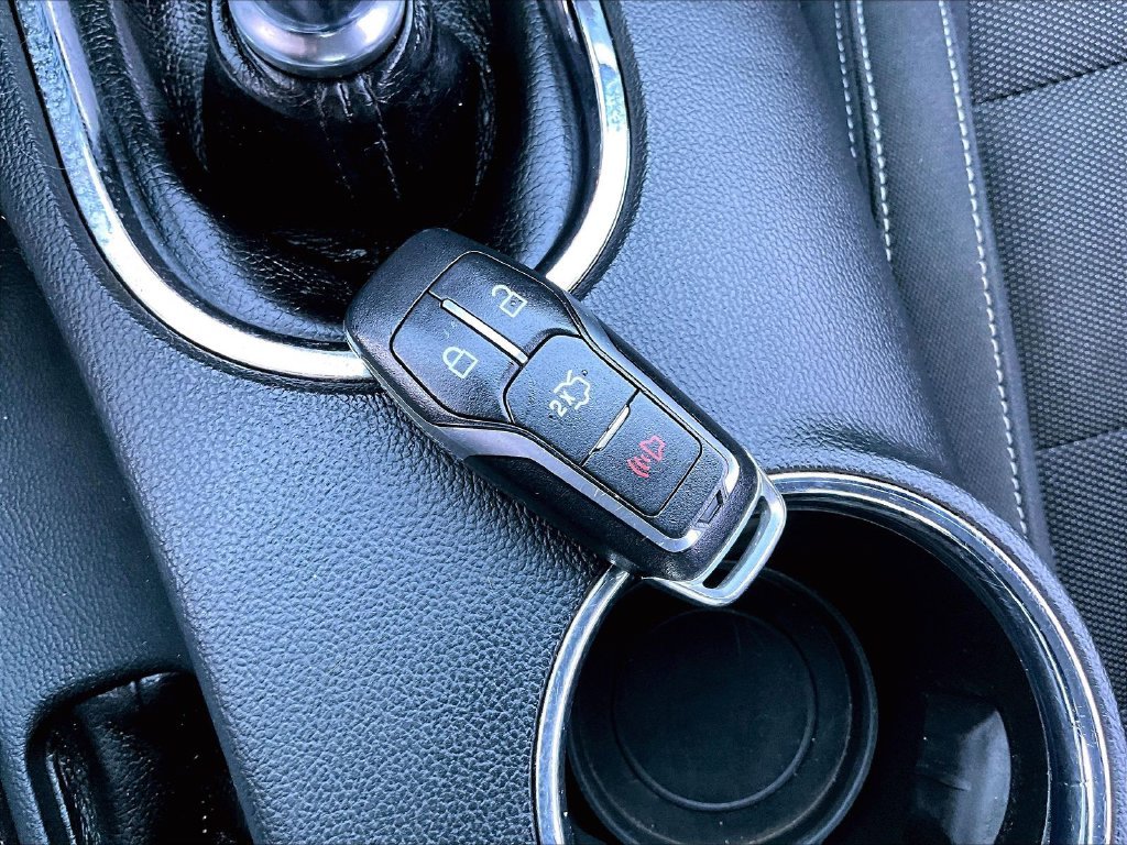 Used 2015 Black Ford V6 image 29
