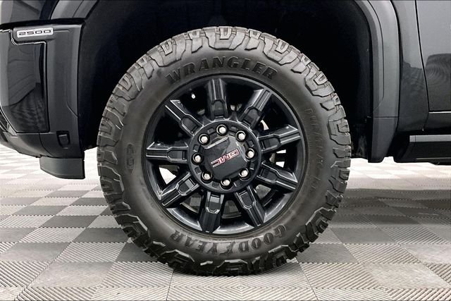 Used 2025 Onyx Black GMC AT4 image 10