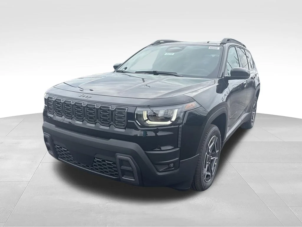 New 2026 Diamond Black Crystal Pearl-Coat Exterior Paint Jeep Limited image 7