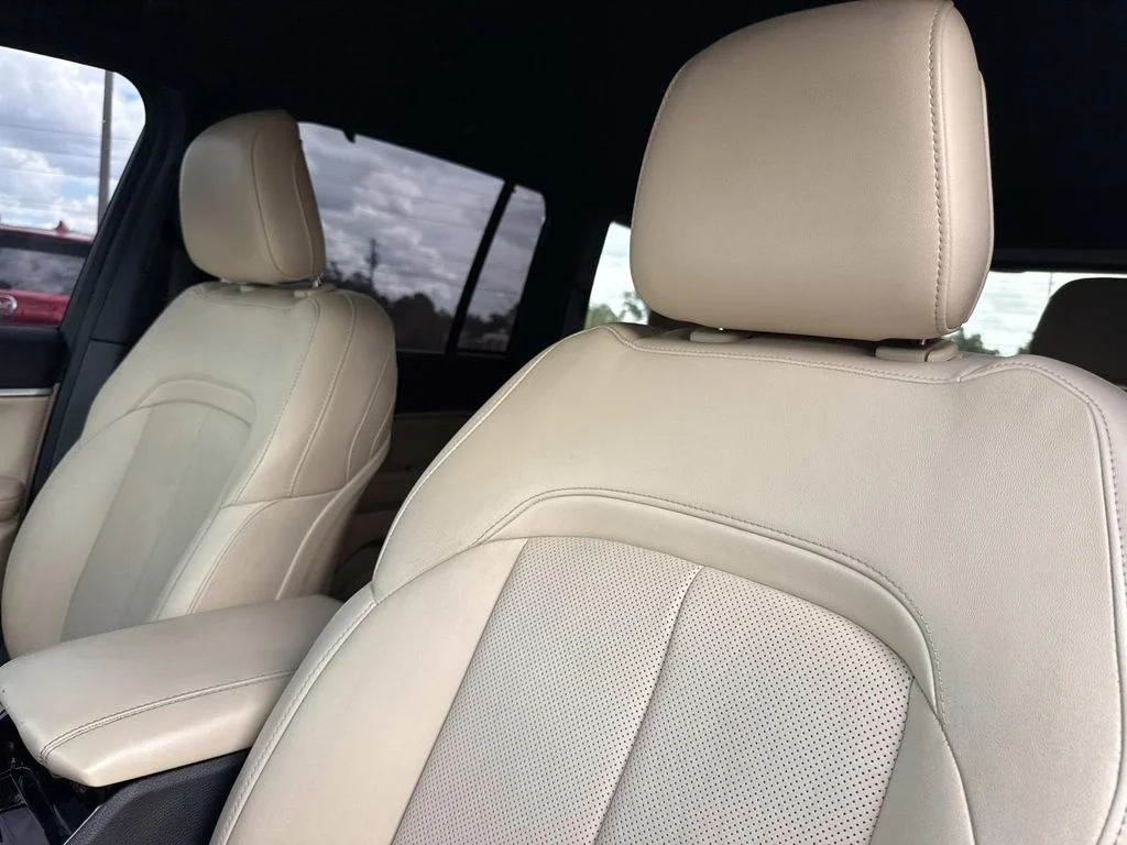 Used 2023 Black Jeep Limited image 25