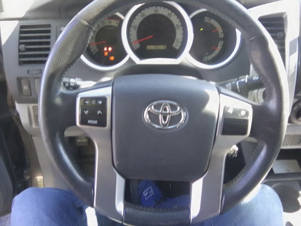 Used 2013 Brown Toyota Base image 9