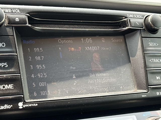 Used 2016 White Toyota XLE image 3