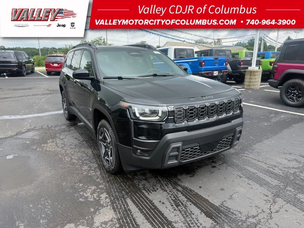 New 2026 Diamond Black Crystal Pearl-Coat Exterior Paint Jeep Laredo image 1