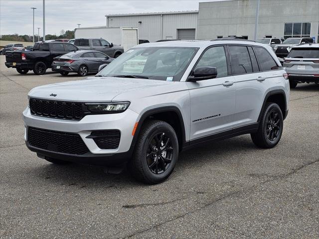 New 2025 Silver Zynith Exterior Paint Jeep Altitude X image 1