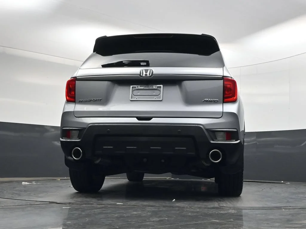 Used 2023 Lunar Silver Metallic Honda EX-L image 37