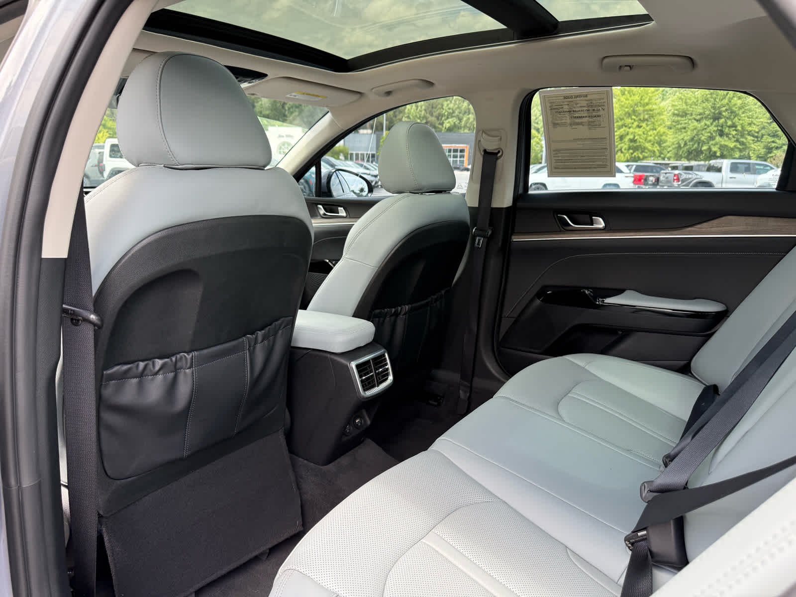 Used 2023 Everlasting Silver Kia EX image 24