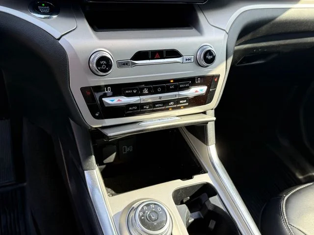 Used 2021 Oxford White Ford XLT image 21