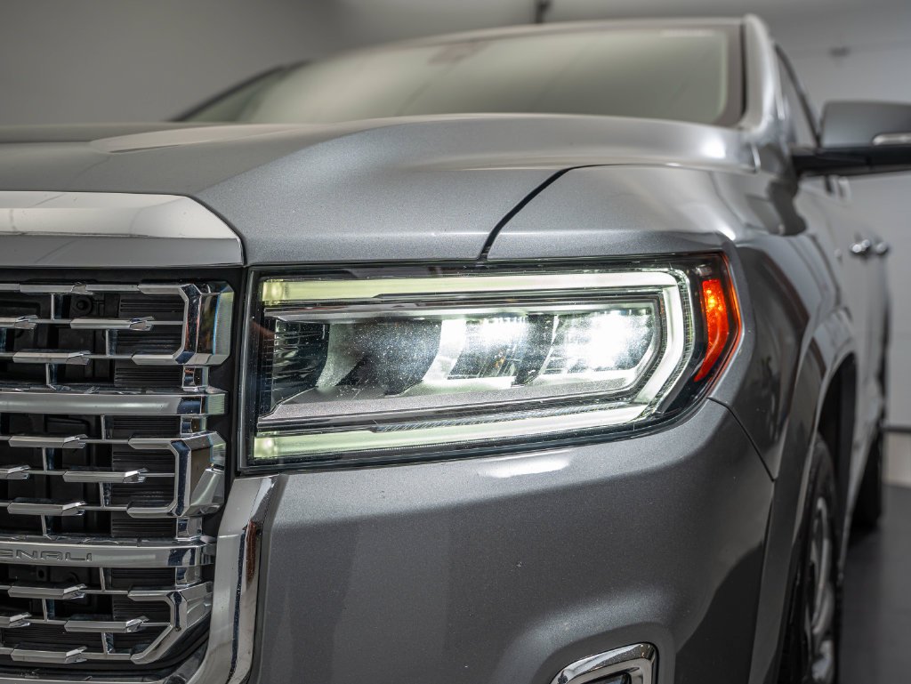 Used 2023 Sterling Metallic GMC Denali image 12