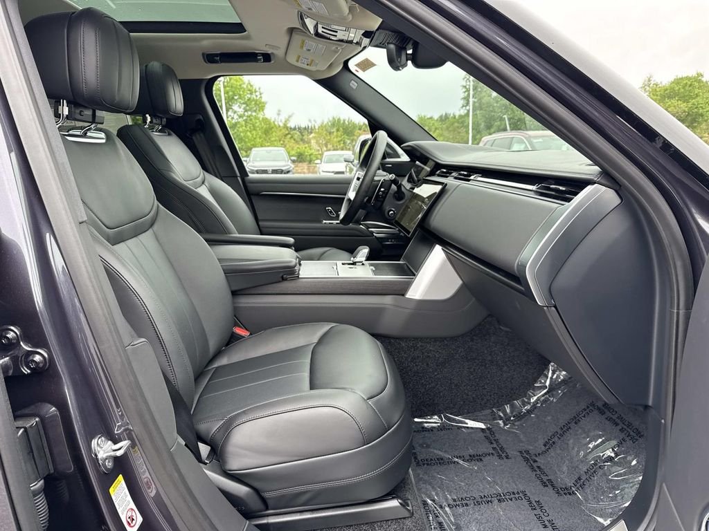 New 2026 Amethyst Grey Purple in Gloss finish Land Rover SE 7 Seats image 14