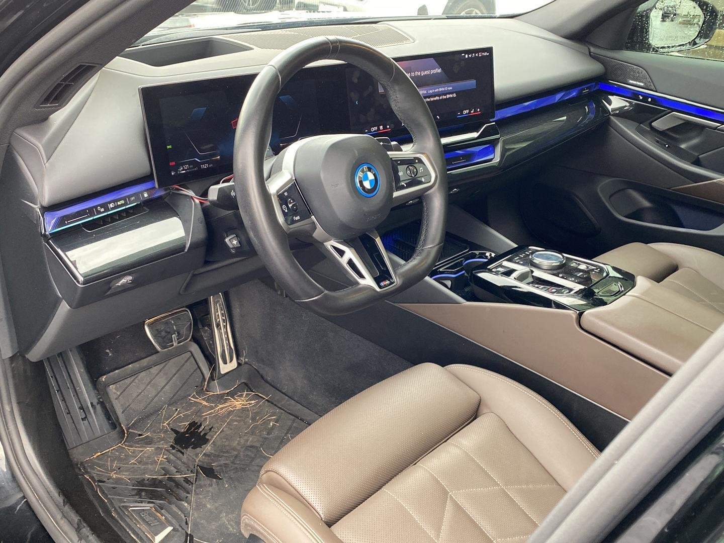 Used 2025 Black Sapphire Metallic BMW 550e xDrive image 10