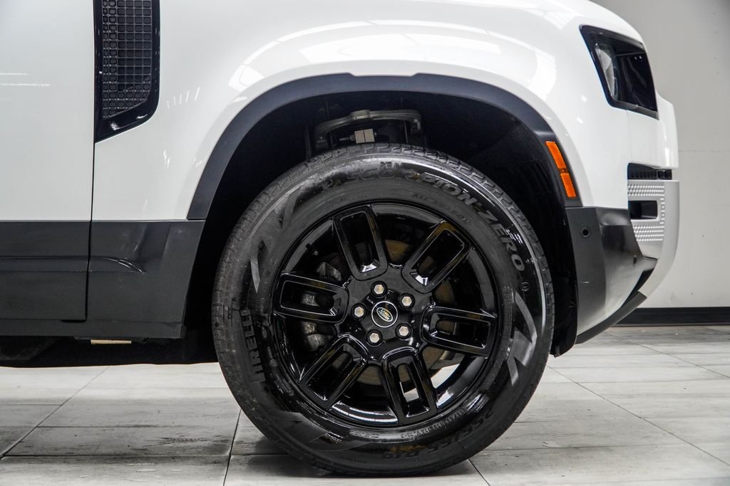 Used 2025 White Land Rover S image 8