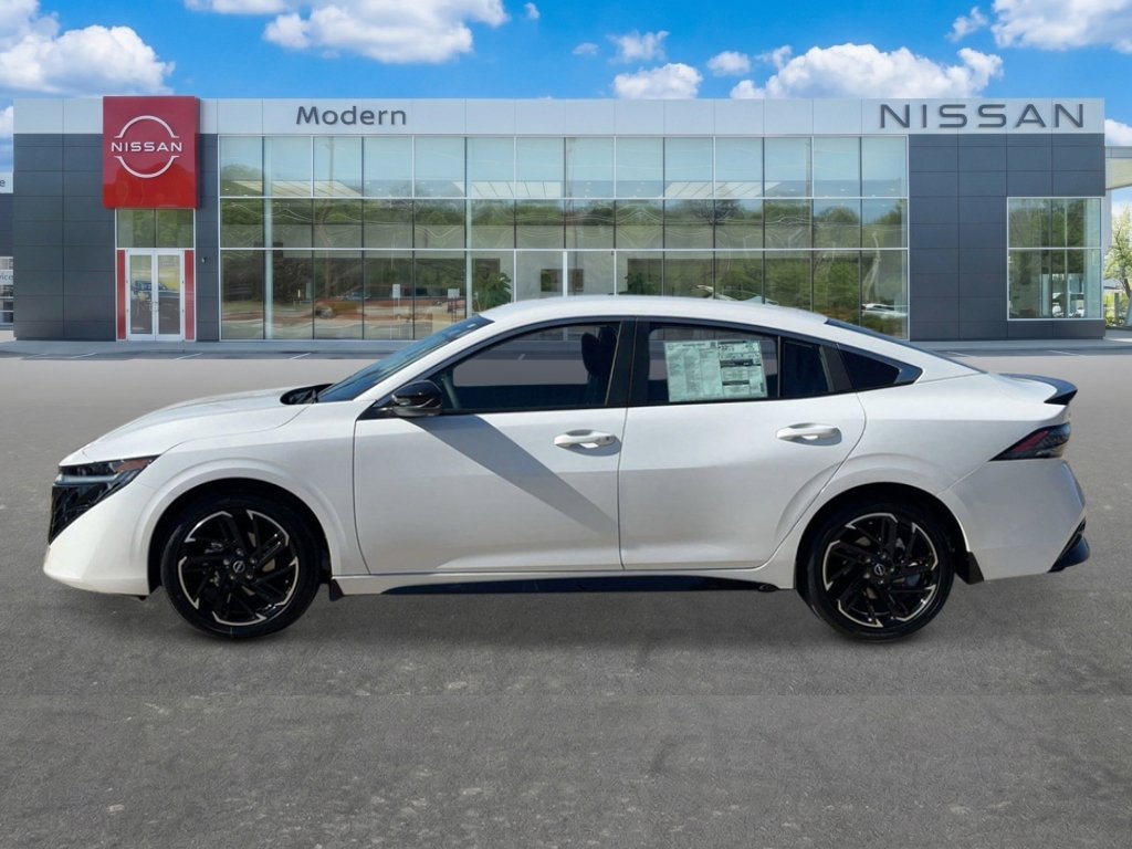 New 2027 Aspen White Tricoat Nissan SR image 2