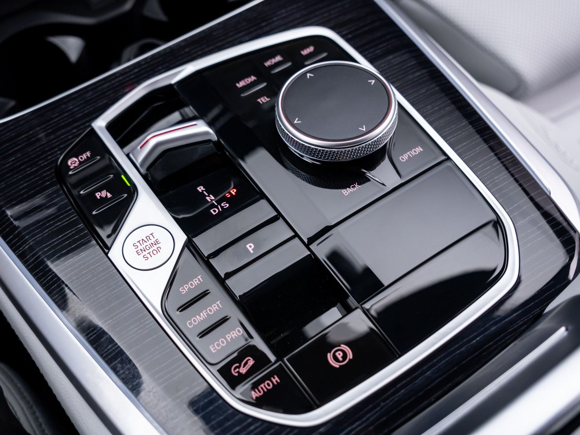 New 2026 Carbon Black Metallic BMW xDrive40i image 29