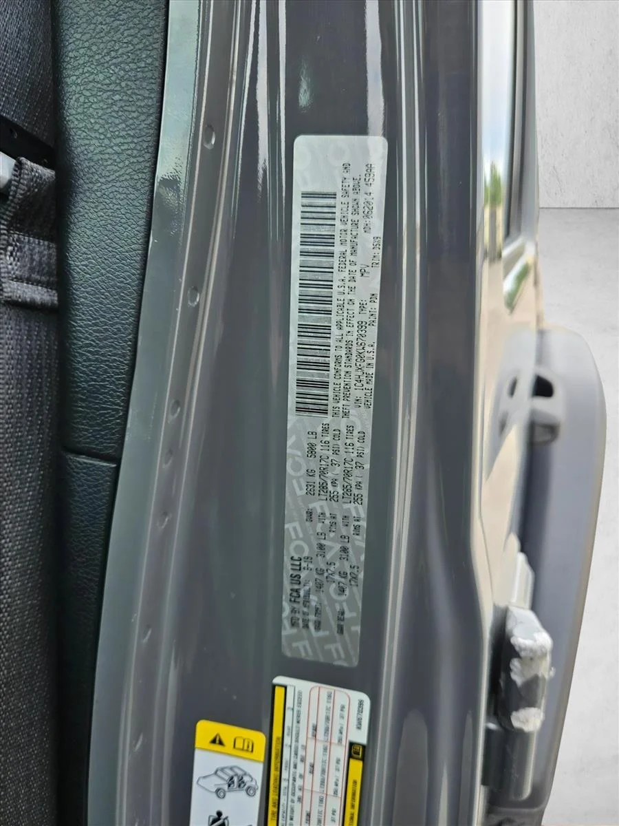 Used 2019 Sting-Gray Clearcoat Jeep Rubicon image 22
