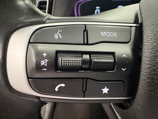 Used 2023 White Kia EX image 15