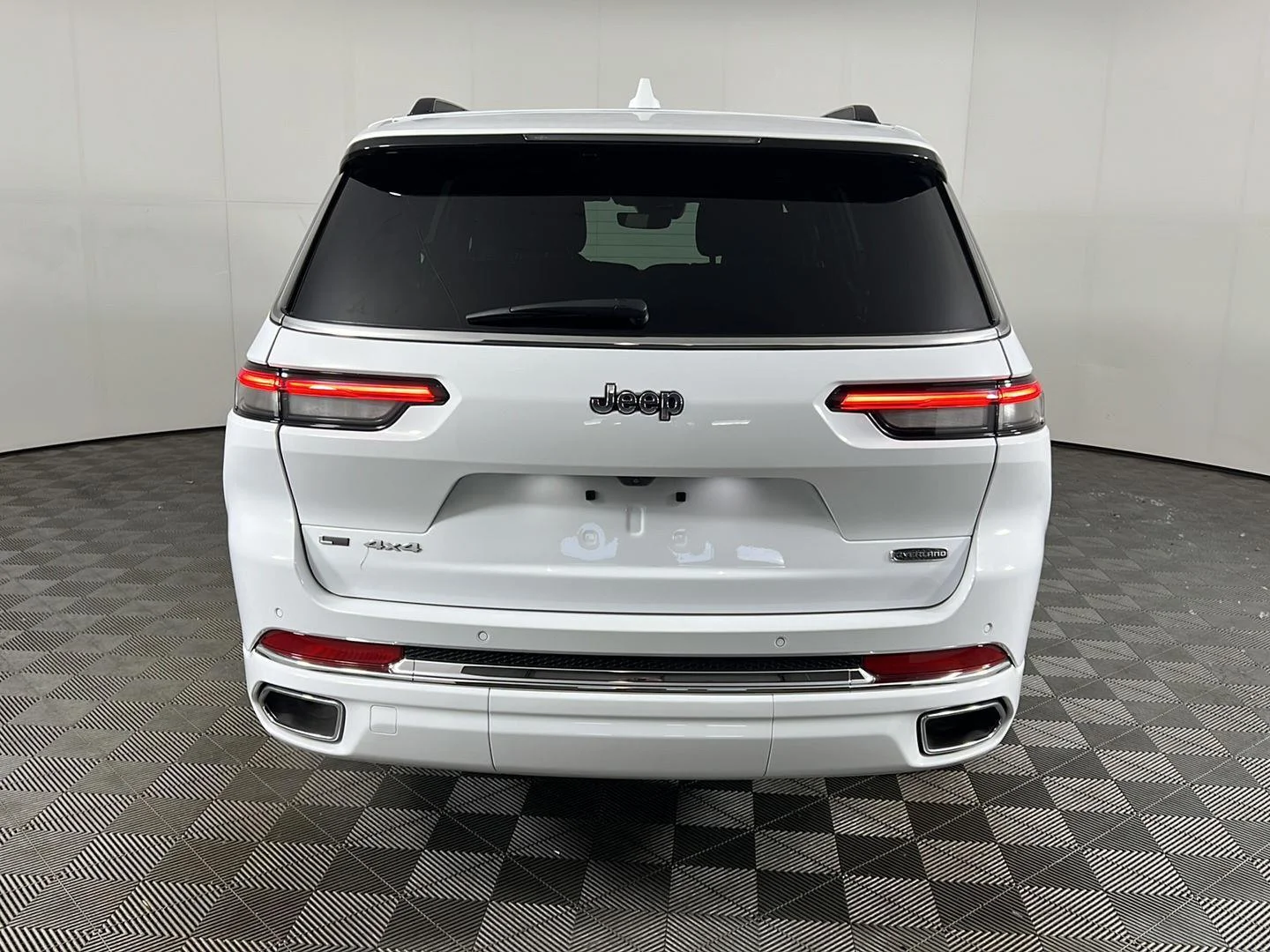 Used 2022 Bright White Clearcoat Jeep Overland image 6