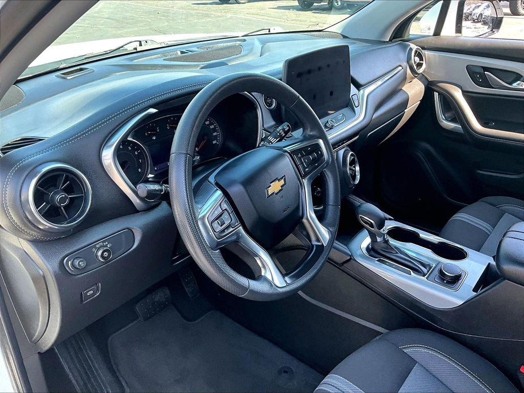 Used 2023 White Chevrolet LT image 8