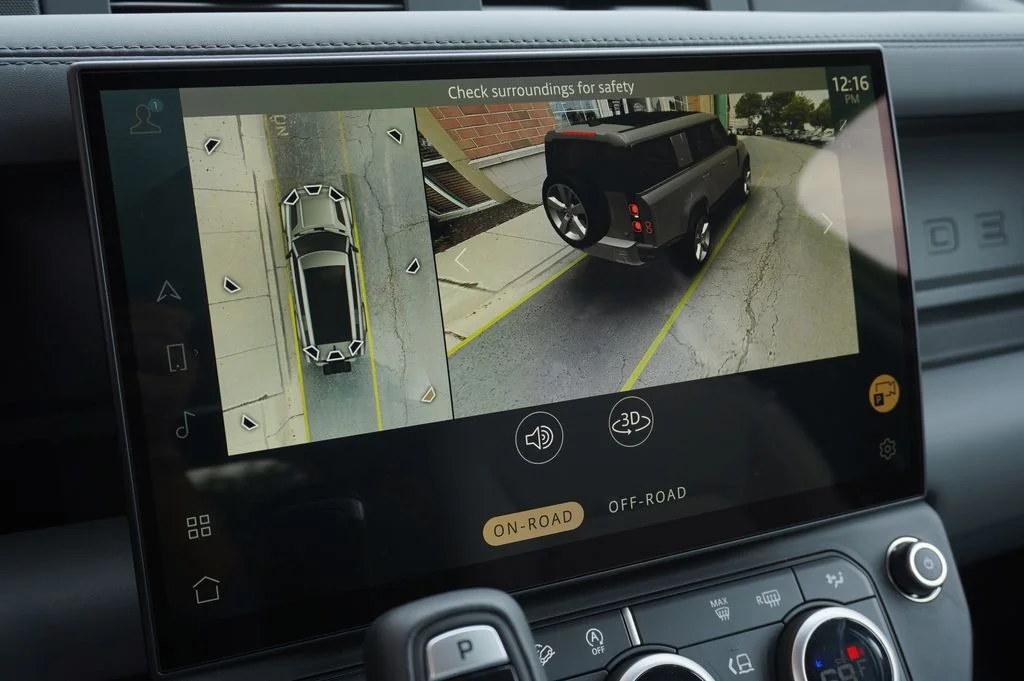 New 2026 Woolstone Green Land Rover X-Dynamic SE image 25