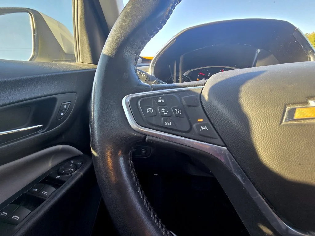 Certified Used 2020 SUMMIT WHITE Chevrolet LT image 24