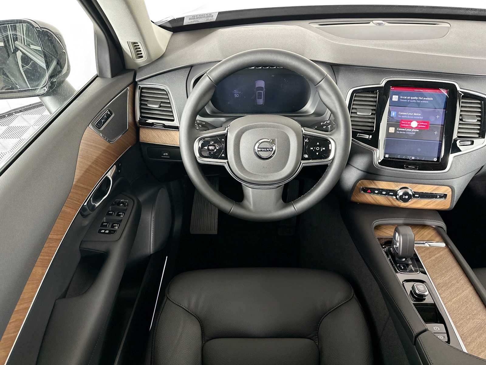 2025 Volvo XC90 Plus - Photo 18