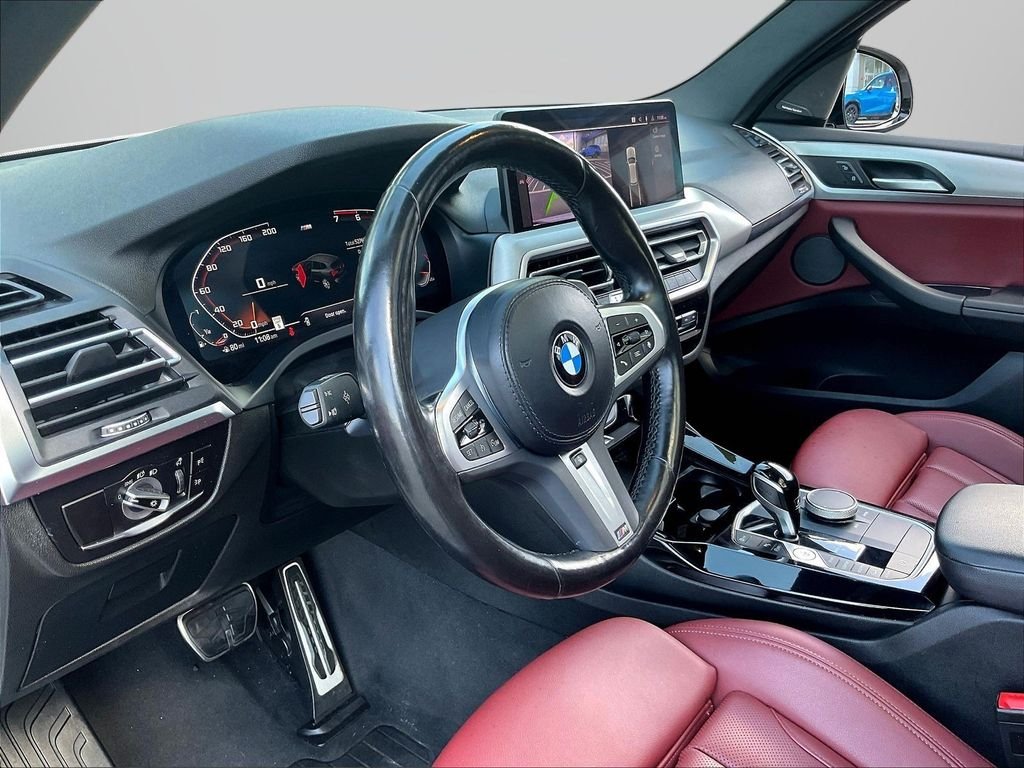 Used 2024 Gray BMW xDrive30i image 19