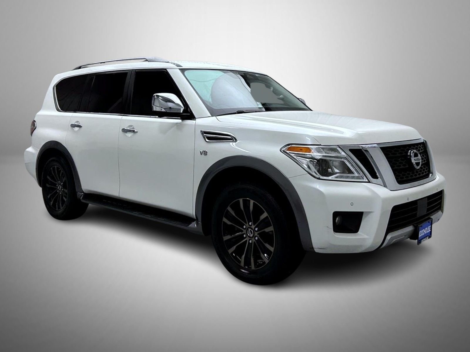 Used 2018 Pearl White Nissan Platinum image 3