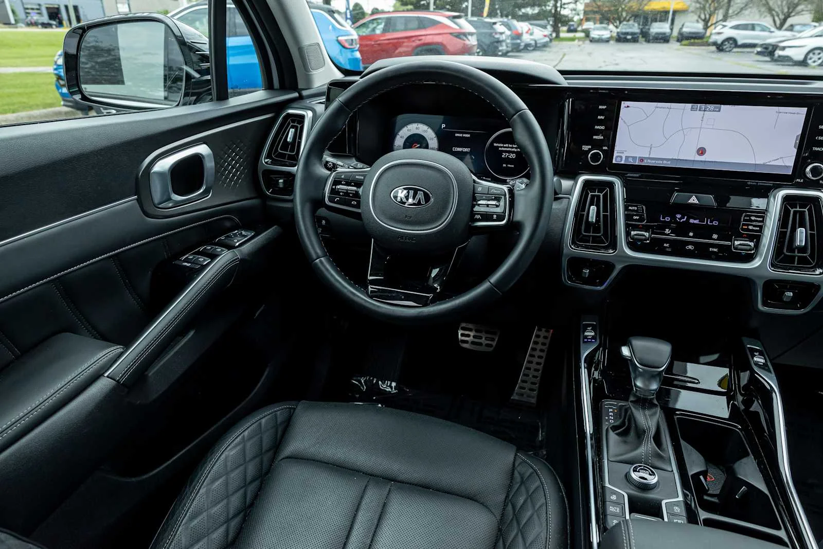Used 2021 Glacial White Pearl Kia SX Prestige image 11