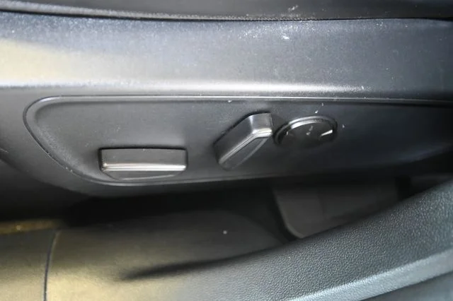 Used 2024 Silver Ford Platinum image 25