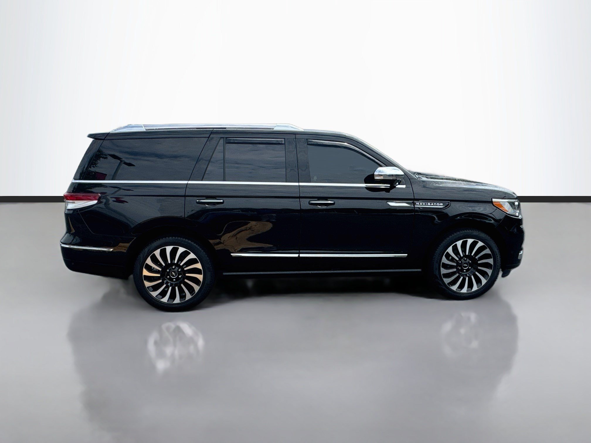 Used 2022 Black Metallic Lincoln Black Label image 8
