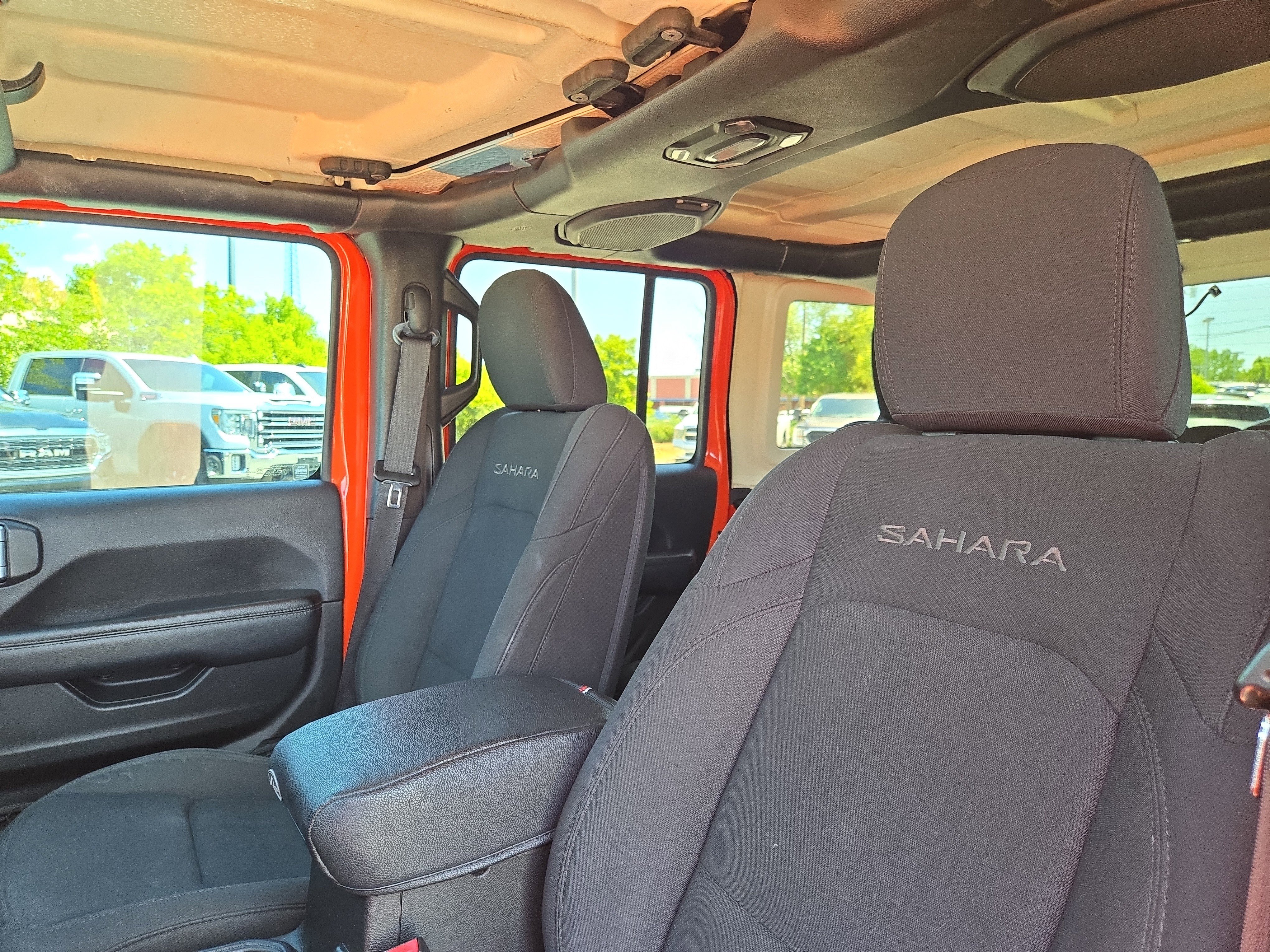 Used 2020 Punkn Metallic Clearcoat Jeep Sahara image 25