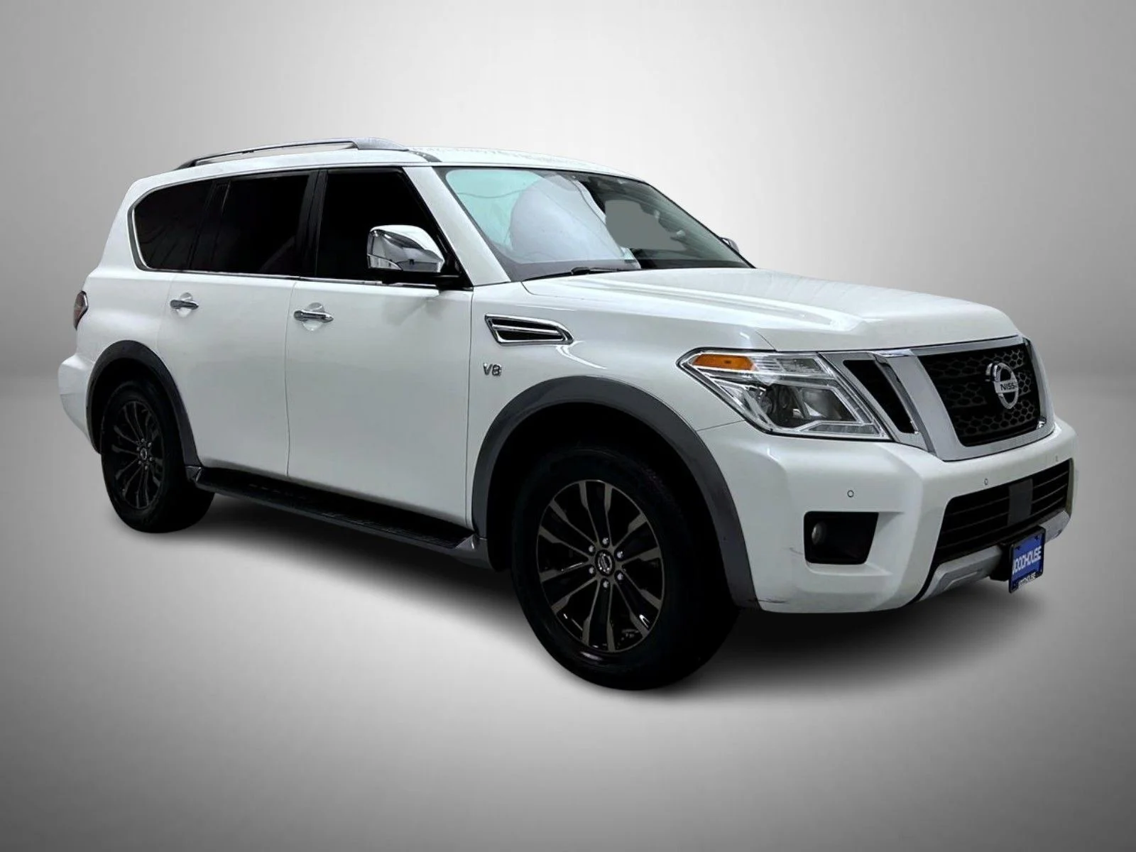 Used 2018 White Nissan Platinum image 3