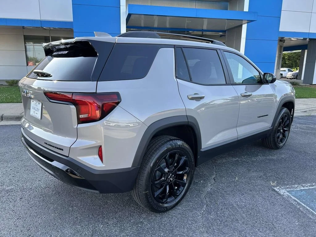 New 2027 Riverstone Metallic GMC Elevation image 4