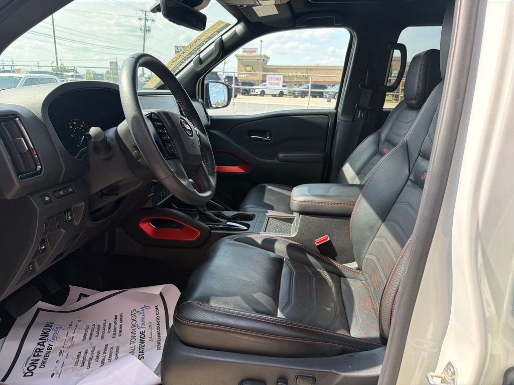 Used 2025 White Nissan PRO-4X image 13