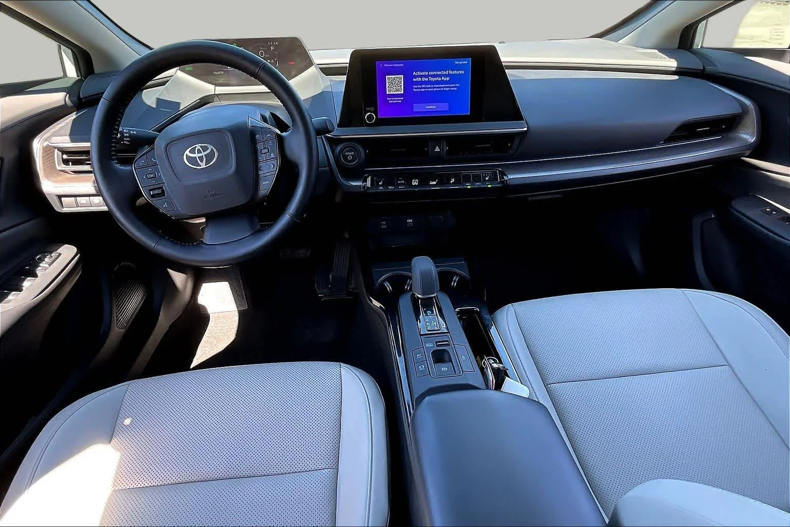 Used 2025 Wind Chill Pearl Toyota XLE image 15