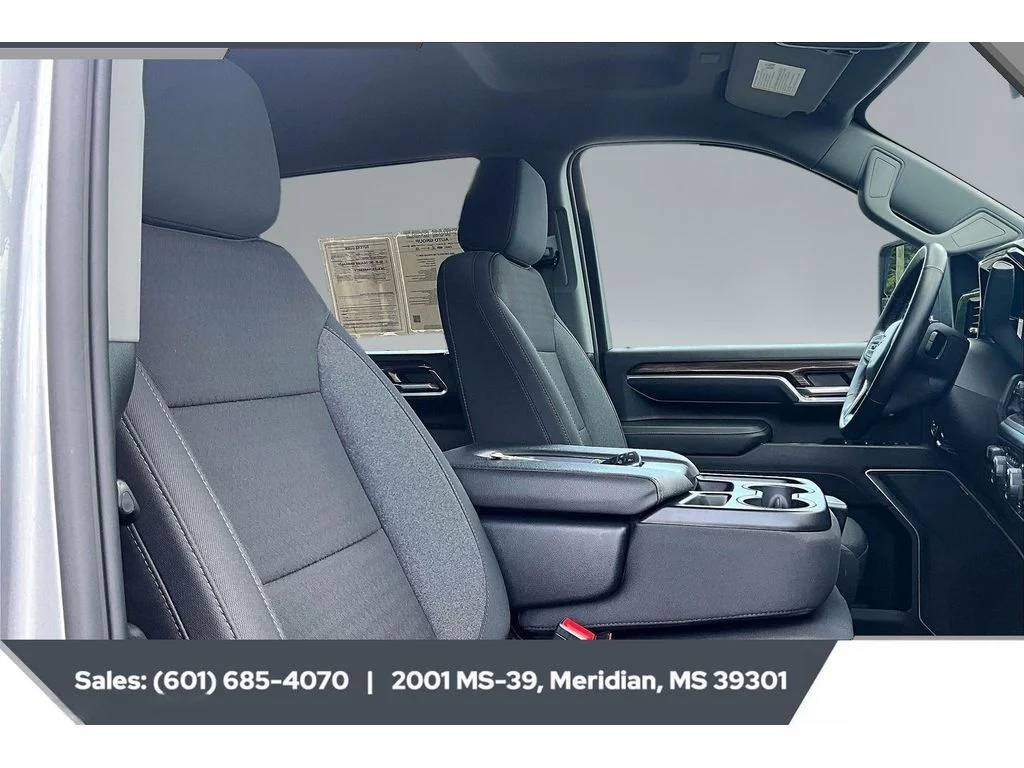 Used 2025 STERLING GRAY METALLIC Chevrolet LT image 6