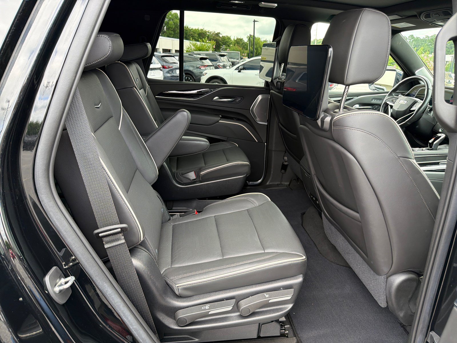 Used 2021 Black Raven Cadillac Sport image 17