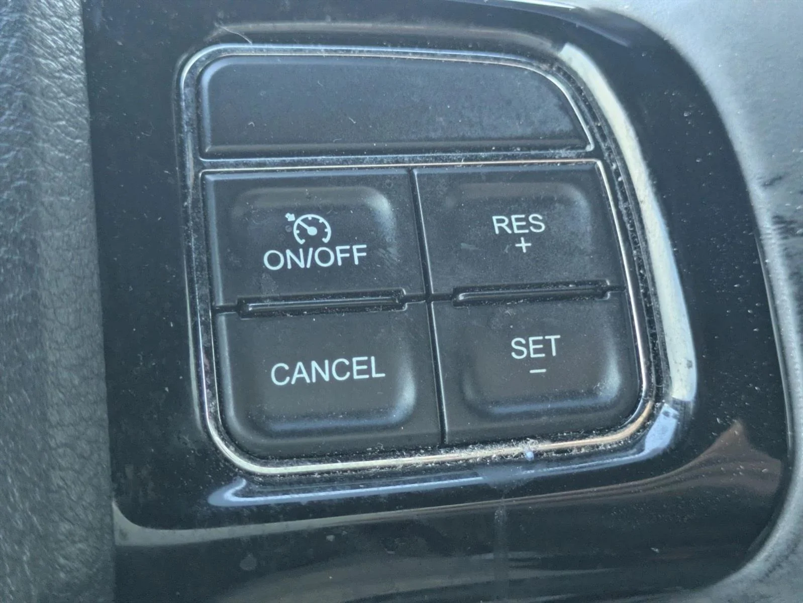 Used 2019 Billet Clearcoat Dodge SXT image 14