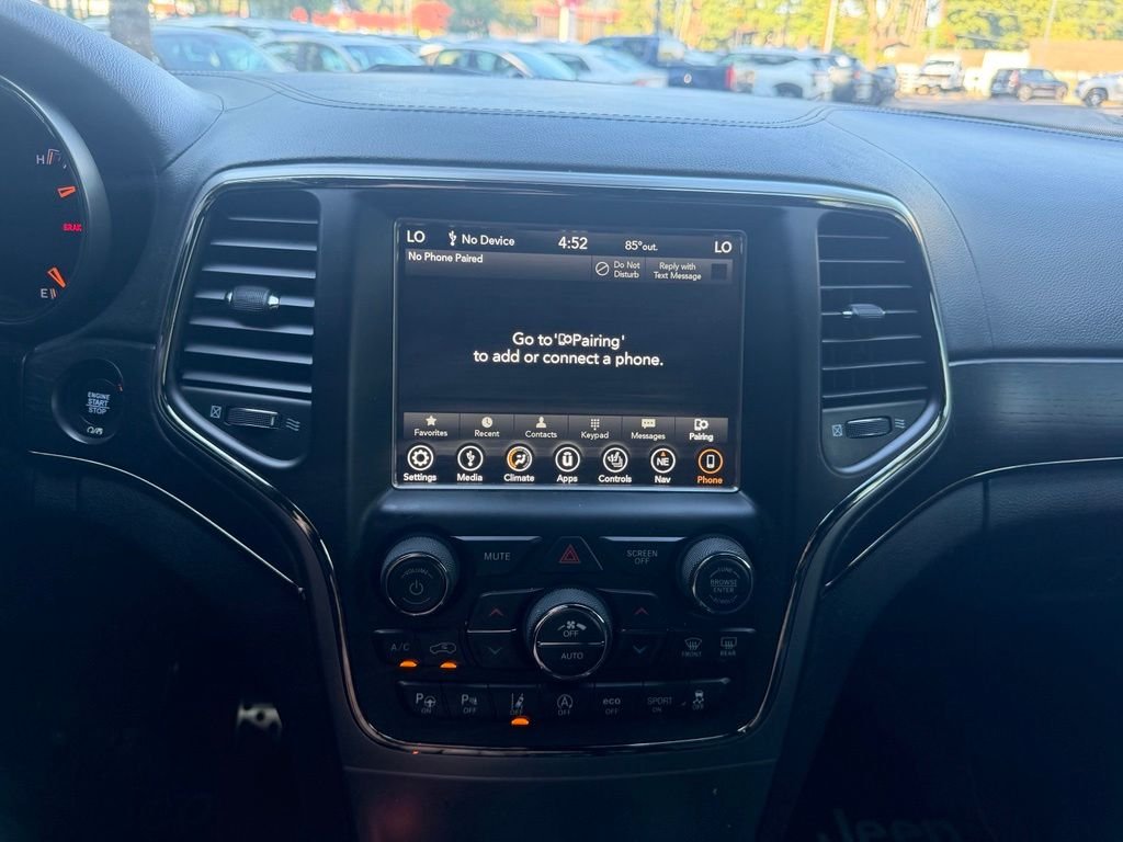 Used 2018 Bright White Clearcoat Jeep Overland image 20