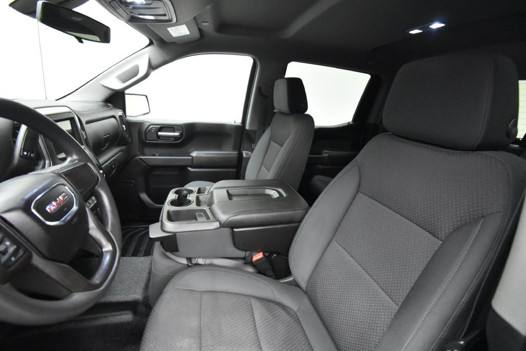 Used 2019 White GMC Base image 8