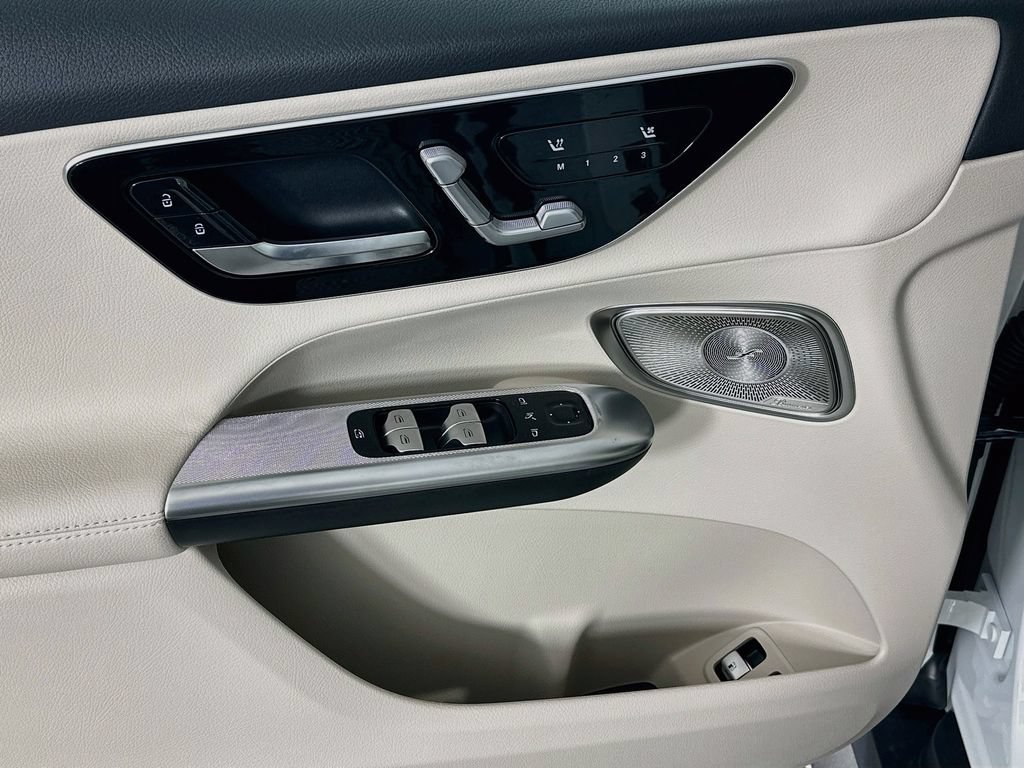 New 2027 Polar White Mercedes-Benz GLC 350e image 52