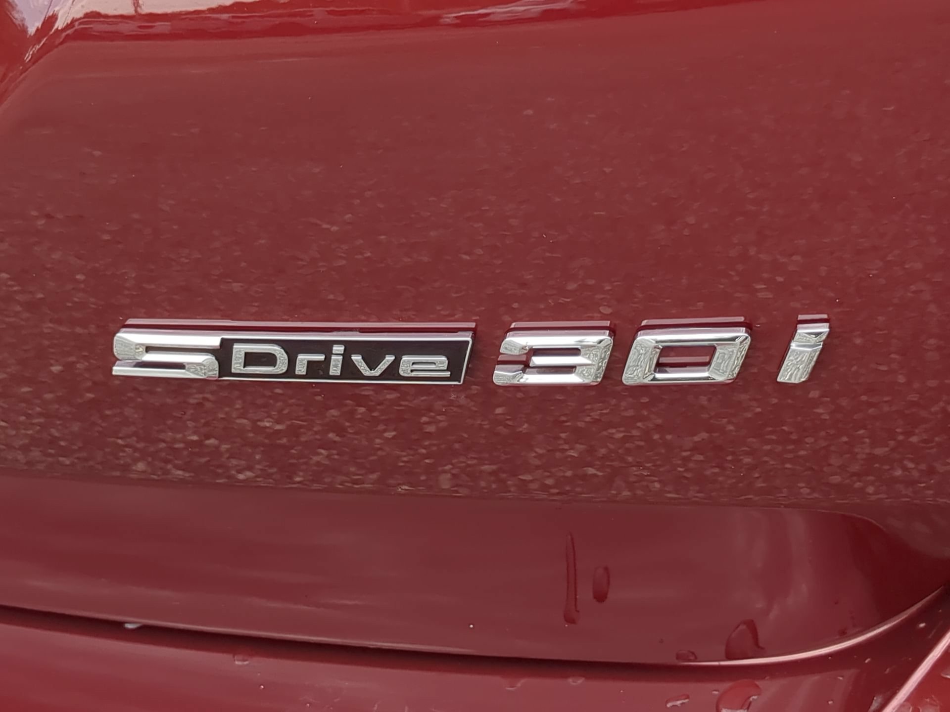 Used 2024 Aventurin Red Metallic BMW sDrive30i image 47