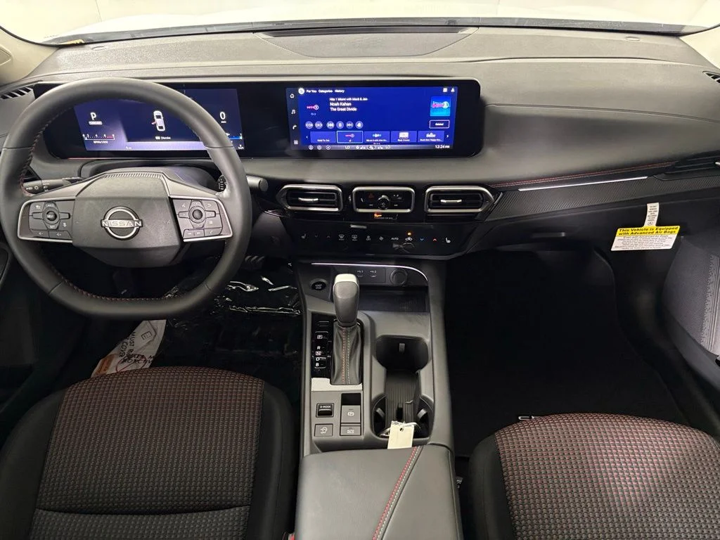 New 2026 Aspen White TriCoat / Super Black Two-tone Nissan SR image 33
