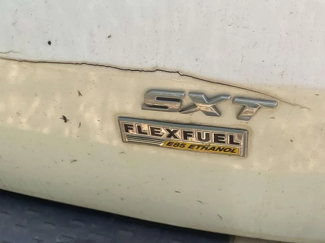 Used 2019 White Dodge SXT image 8