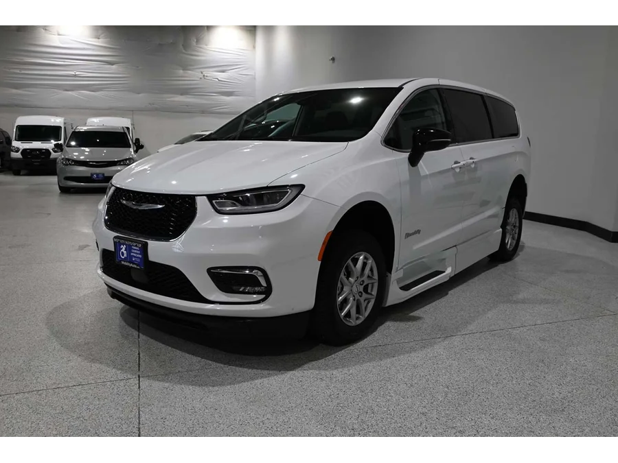 Used 2024 WHITE Chrysler Touring L Mobility Handicap Van image 10