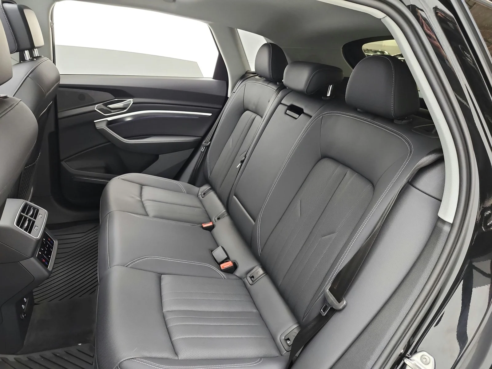 Used 2024 Mythos Black Metallic Audi Premium Plus quattro image 16