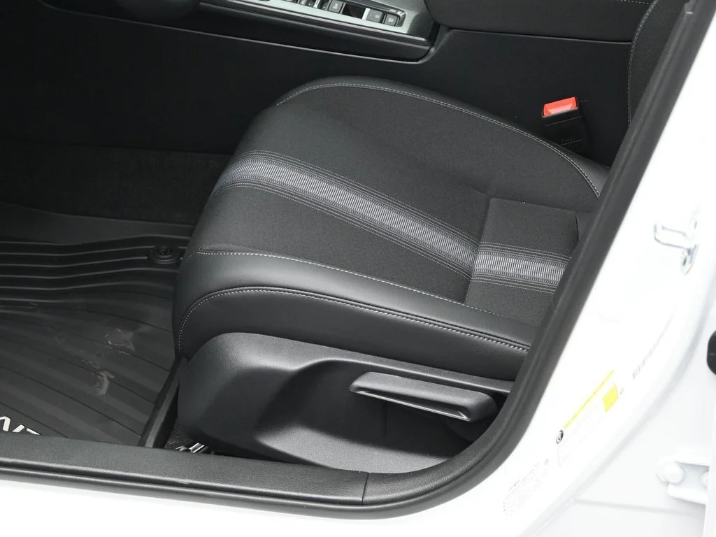 Certified Used 2026 Platinum White Pearl Honda Sport image 13