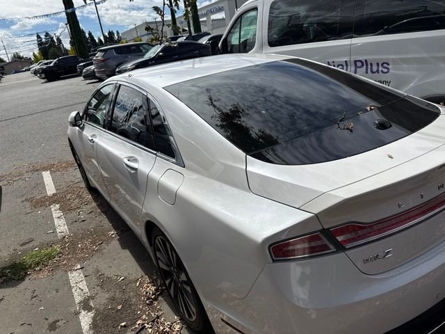 Used 2017 White Lincoln Reserve image 4