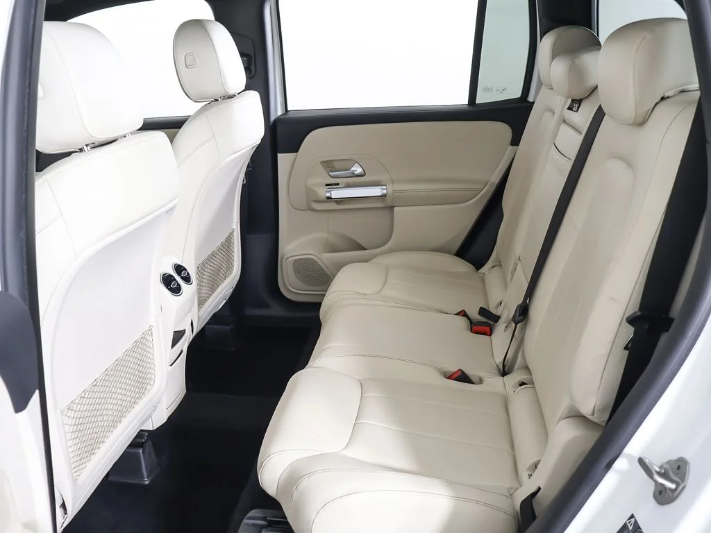Used 2022 Polar White Mercedes-Benz GLB 250 image 34