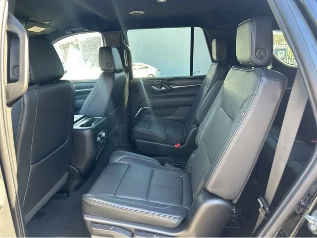 2023 GMC Yukon Denali - Photo 18